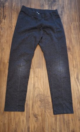 Graue Leggings, Grösse 122  Zustand gebraucht Bequem!