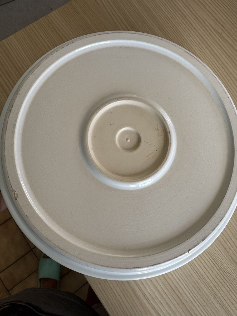 Plateaux: Plat blanc diam. 32 cm bon état – D'occasion à Veyrier par kimedovapa 1