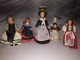 5 anciennes poupées /5 alte Puppen
