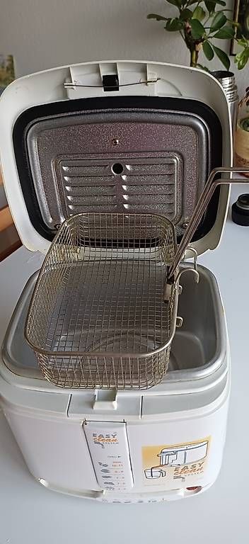 Mio Star Küchengeräte: Kompakte Fritteuse (1300W) mit Easy Clean System – Gebraucht aus Luzern von Boardsnowerin 2