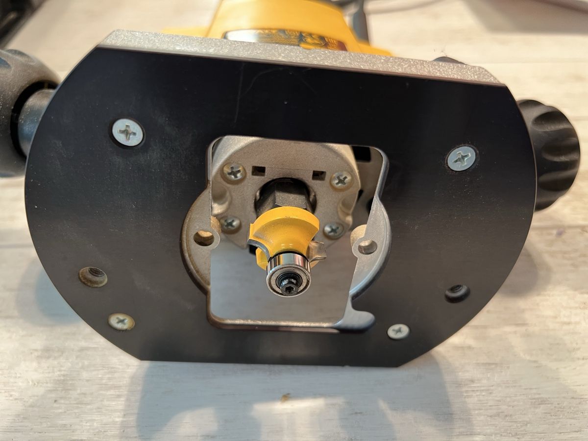 Toutes les machines: DEWALT Oberfräse DW 615 – D'occasion à Huttwil par luk_9tdh 2