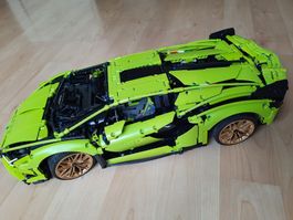 LEGO Technic 42115 Lamborghini Sián FKP 37 grün metallic