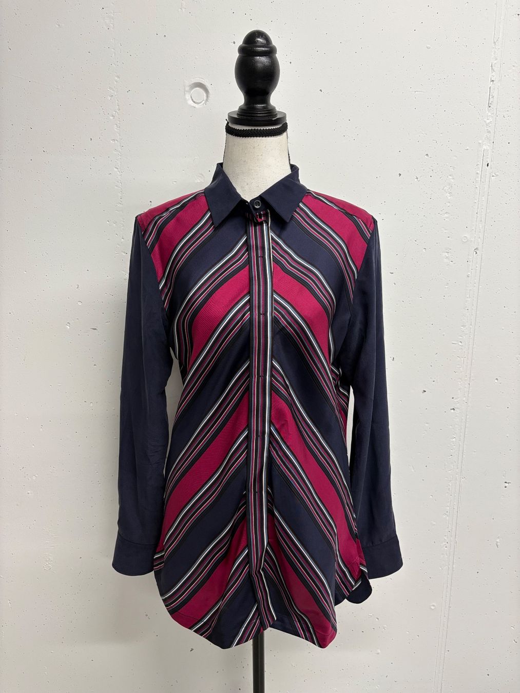 Sportmax Blusen: Sportmax Bluse Gr. 40 Seide blau gestreift – Neu (gemäss Beschreibung) aus Regensdorf von secondchancefashion