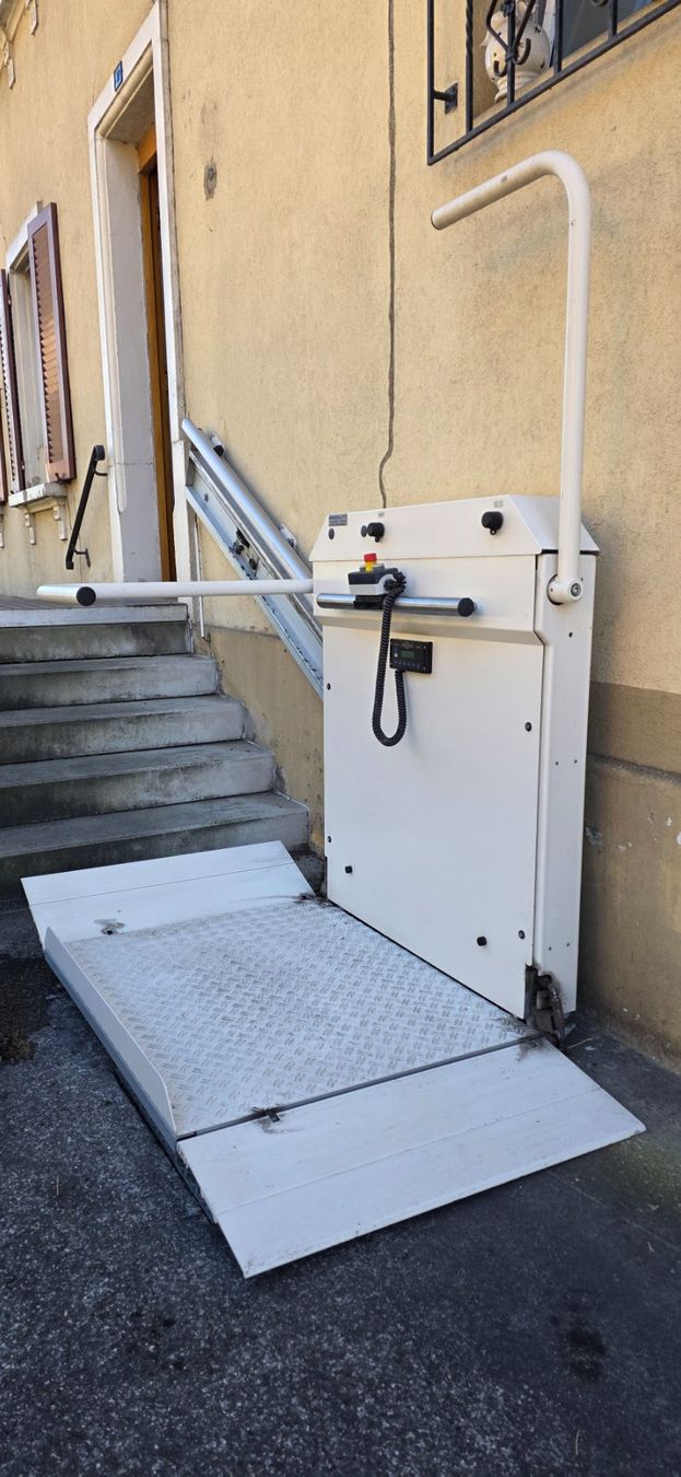 Piattaforme elevatrici & Crick: Rollstuhl-Treppenlift – Usato da gontenschwil venduto da laura_biaci 3