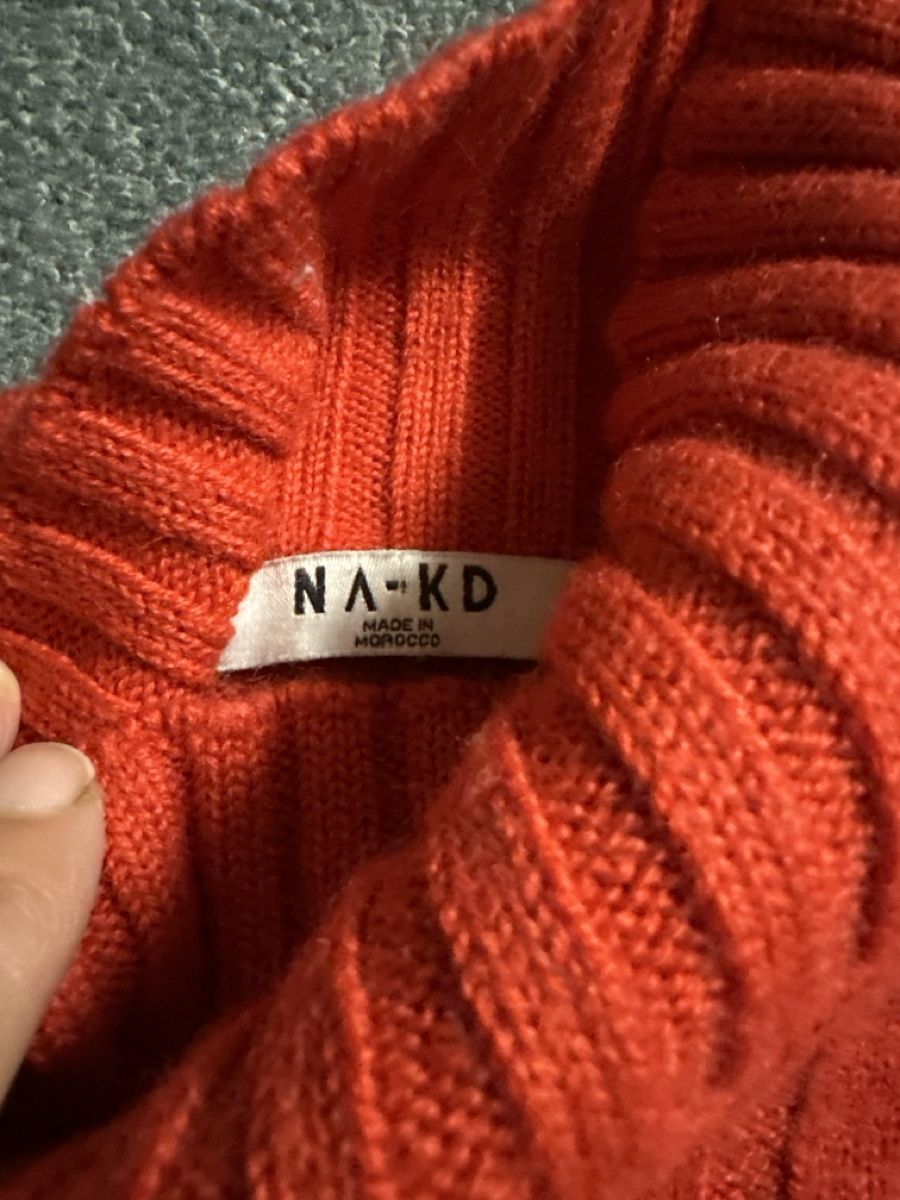 Maglioni & Felpe: NA-KD Pullover gerippt rot  – Usato da Baltschieder venduto da YmroBe 2