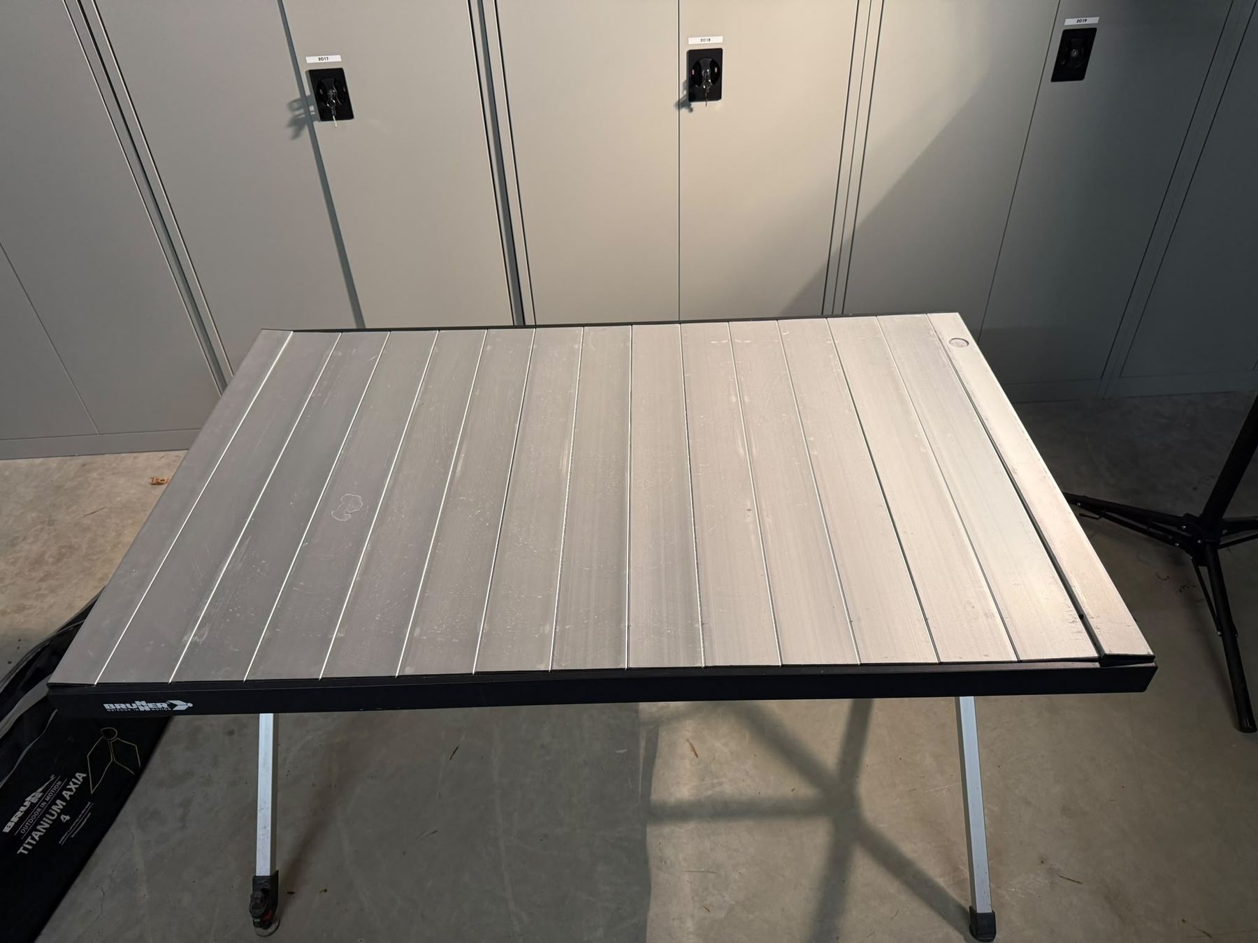 Tables: Rolltisch Brunner – D'occasion à Neuenkirch par Reisecaravan 1