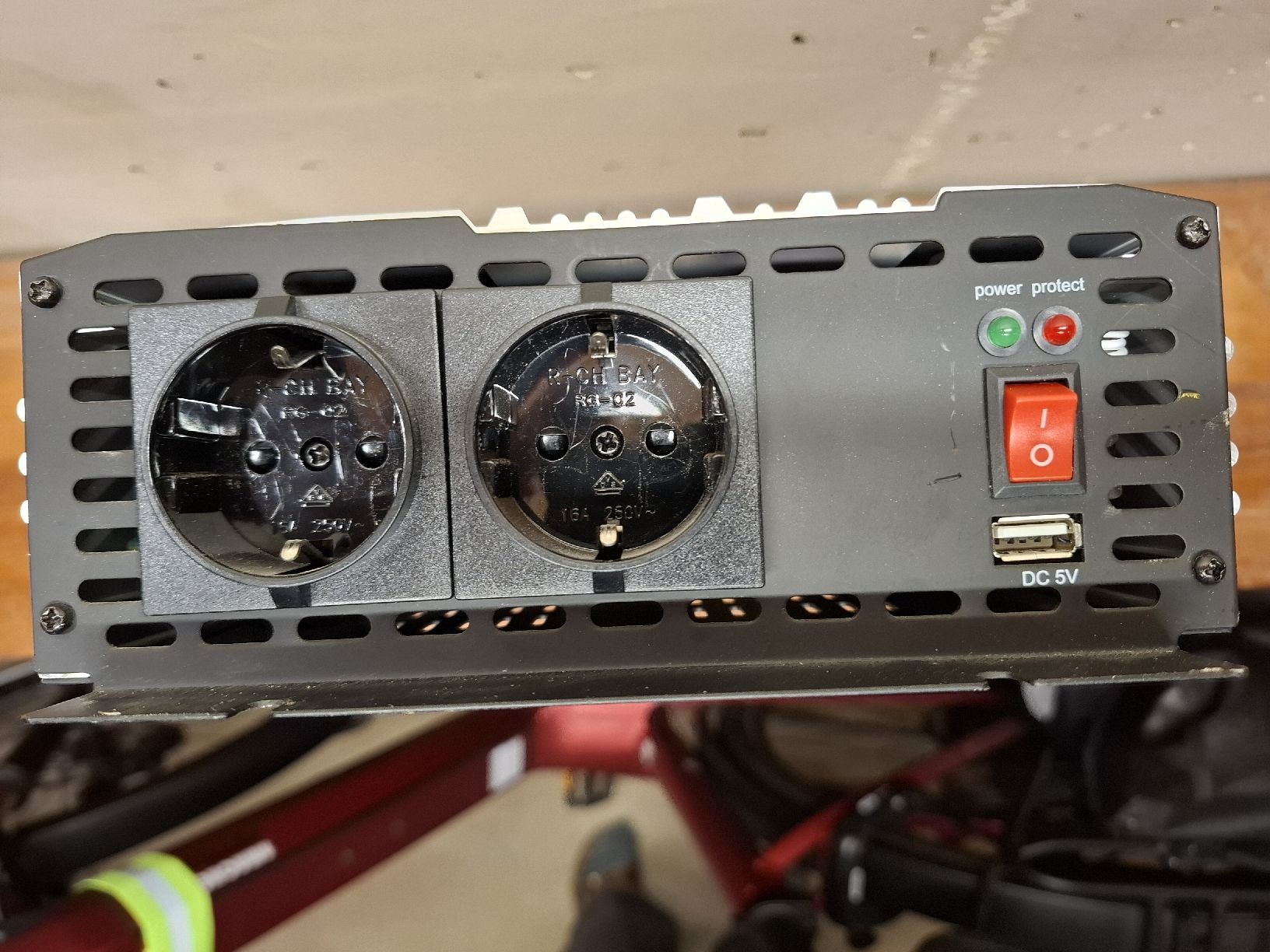 Inverter: Wechselrichter 24 / 220 Volt – Nuovo e nell'imballaggio originale da Schwanden-Brienz venduto da Burgiba3000 1