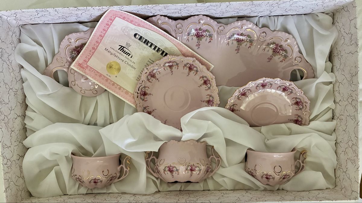 Geschirrsets: Porzellan Set – Neu und originalverpackt aus Unterengstringen von vivienneberger