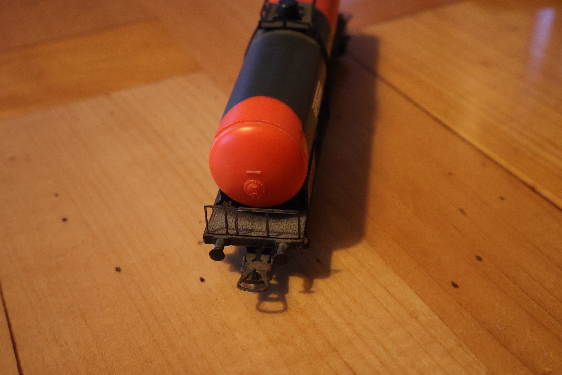 Modellini di ferrovie: 2 Tankwagen – Usato da La Tour-de-Peilz venduto da valoute 6