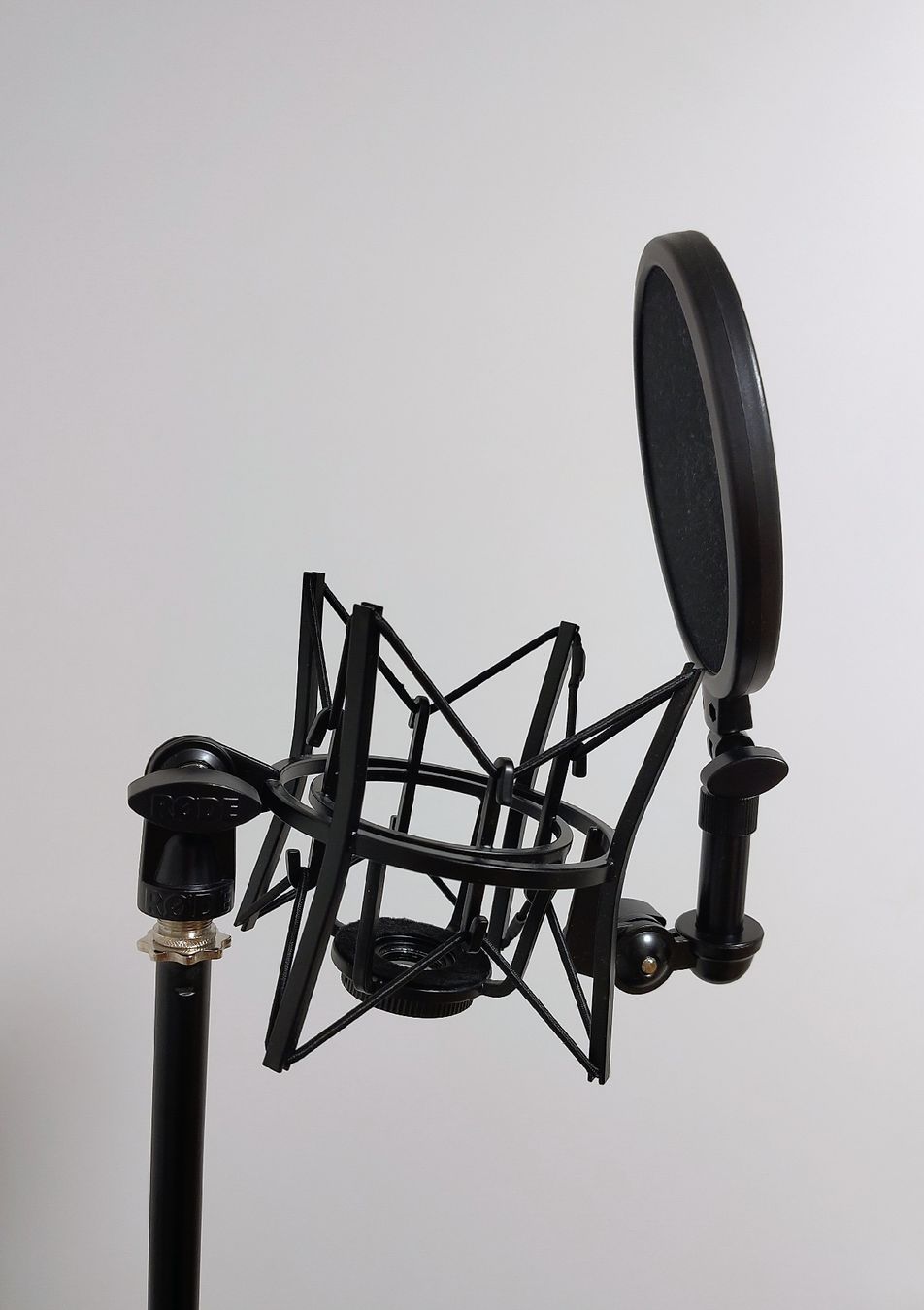 Instrumenten-& Notenständer: Mikrofonständer von Rode mit Popfilter inkl. Halterung – Gebraucht aus Thun von The_Sixx 1