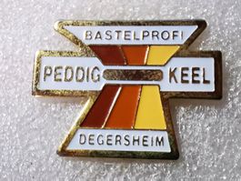 Ansteckpin 30: Bastelprofi Peddig & Keel