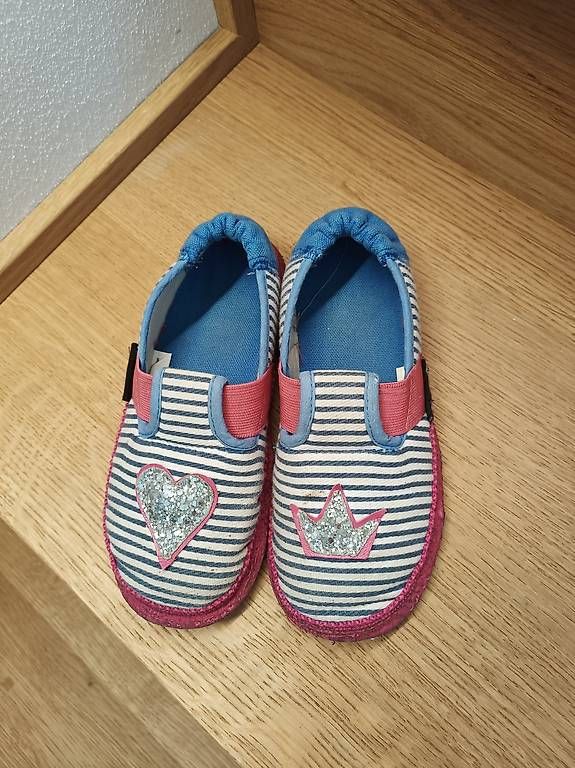Scarpe per ragazzi: Nanga Finken Gr. 30 – Usato da Humlikon venduto da Zitrone011