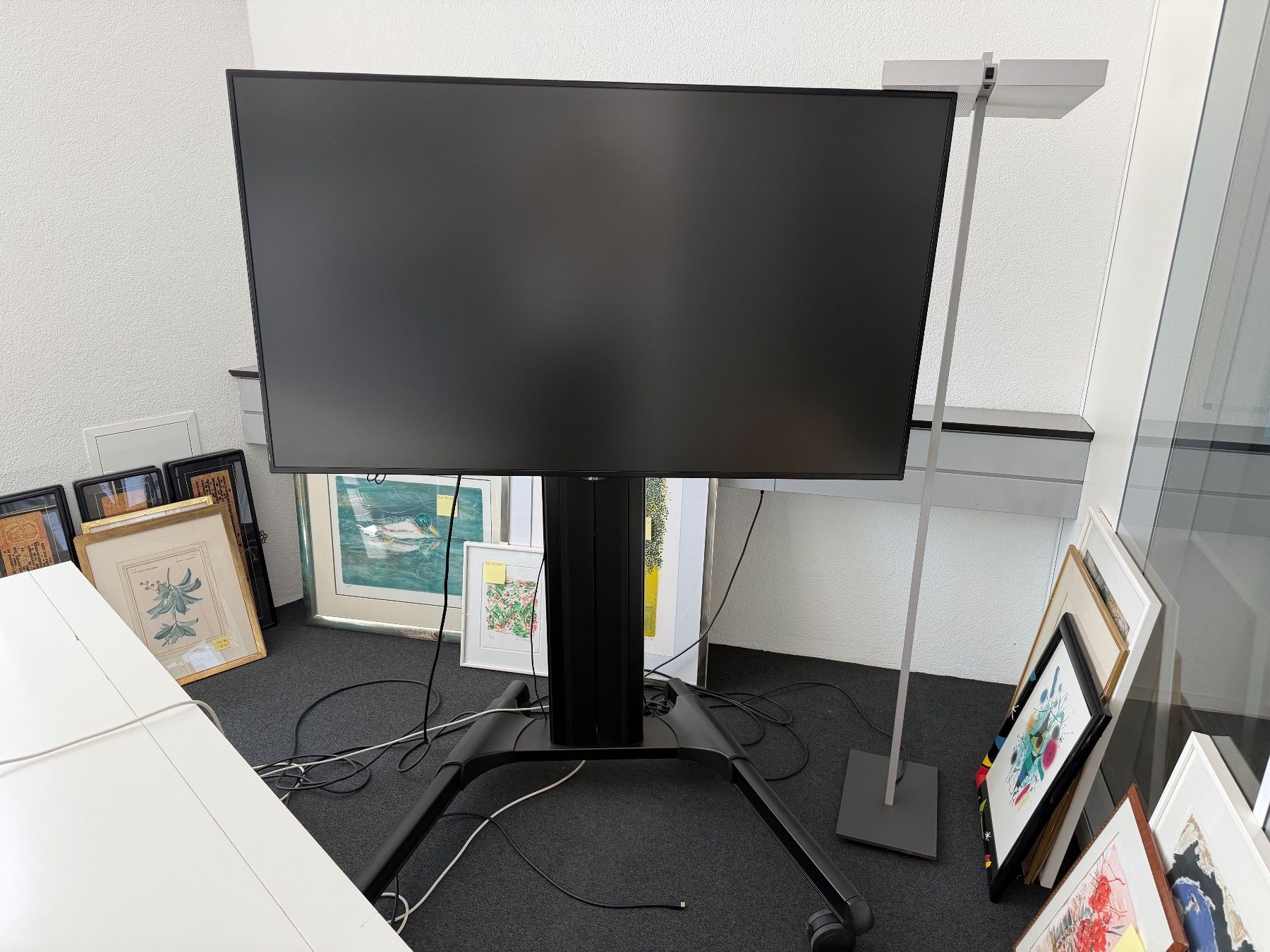 LG Monitor: LG Präsentationsdisplay / höhenverstellbar – Usato da Zürich venduto da wasudami