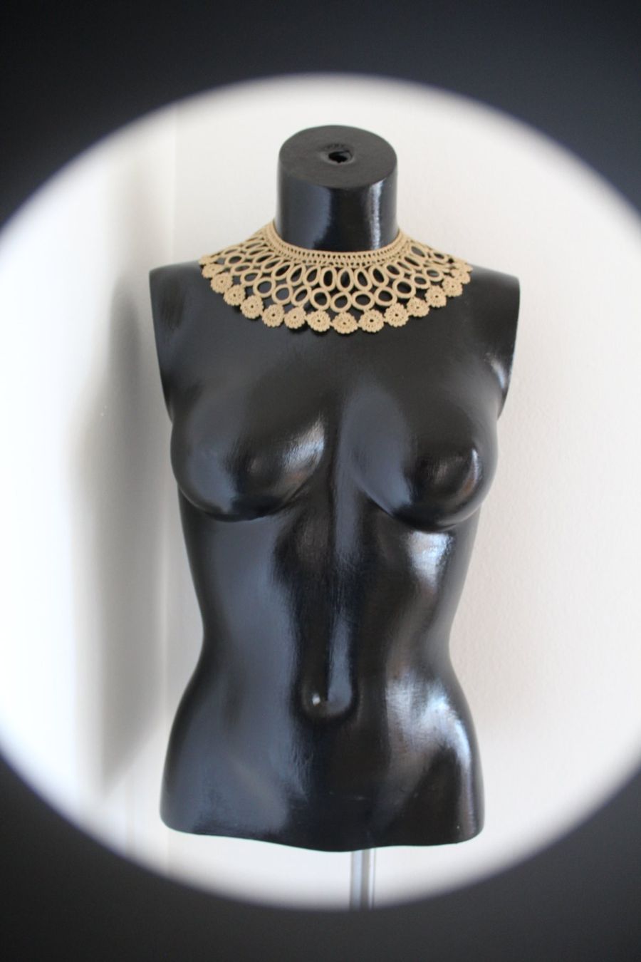 Catenine: Vintage Häkel -  Halsschmuck – Usato da Locarno venduto da madame-tus-sauds 1