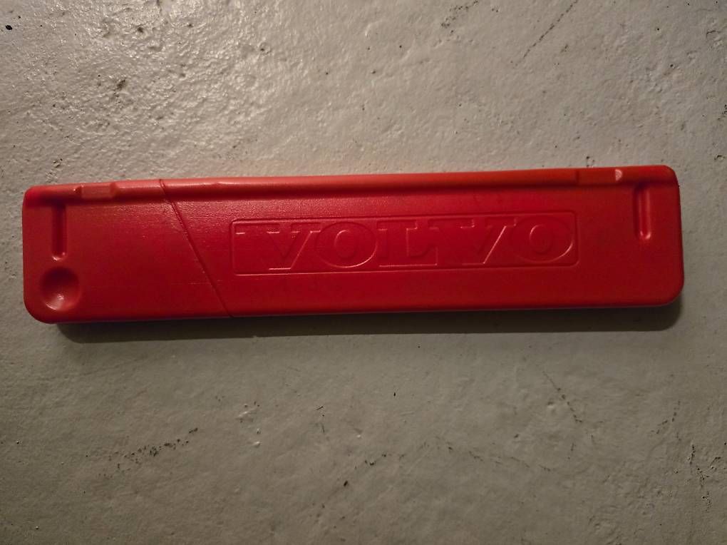 Volvo Autos: Volvo Pannendreieck – Neu (gemäss Beschreibung) aus Opfikon von rockqueen666
