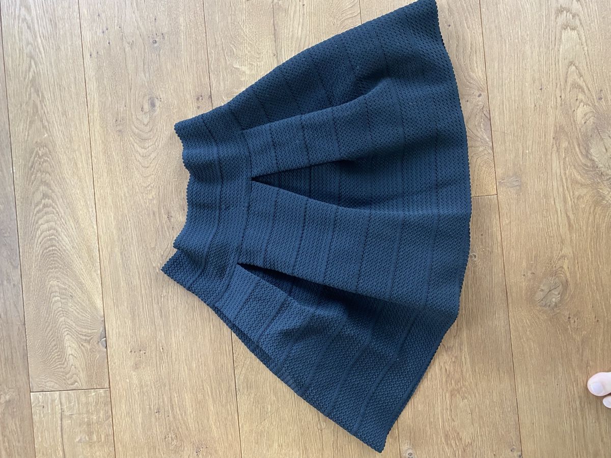 H&M Gonne: Jupe Schwarz M – Nuovo (secondo la descrizione) da Rorbas venduto da erdbeeri91