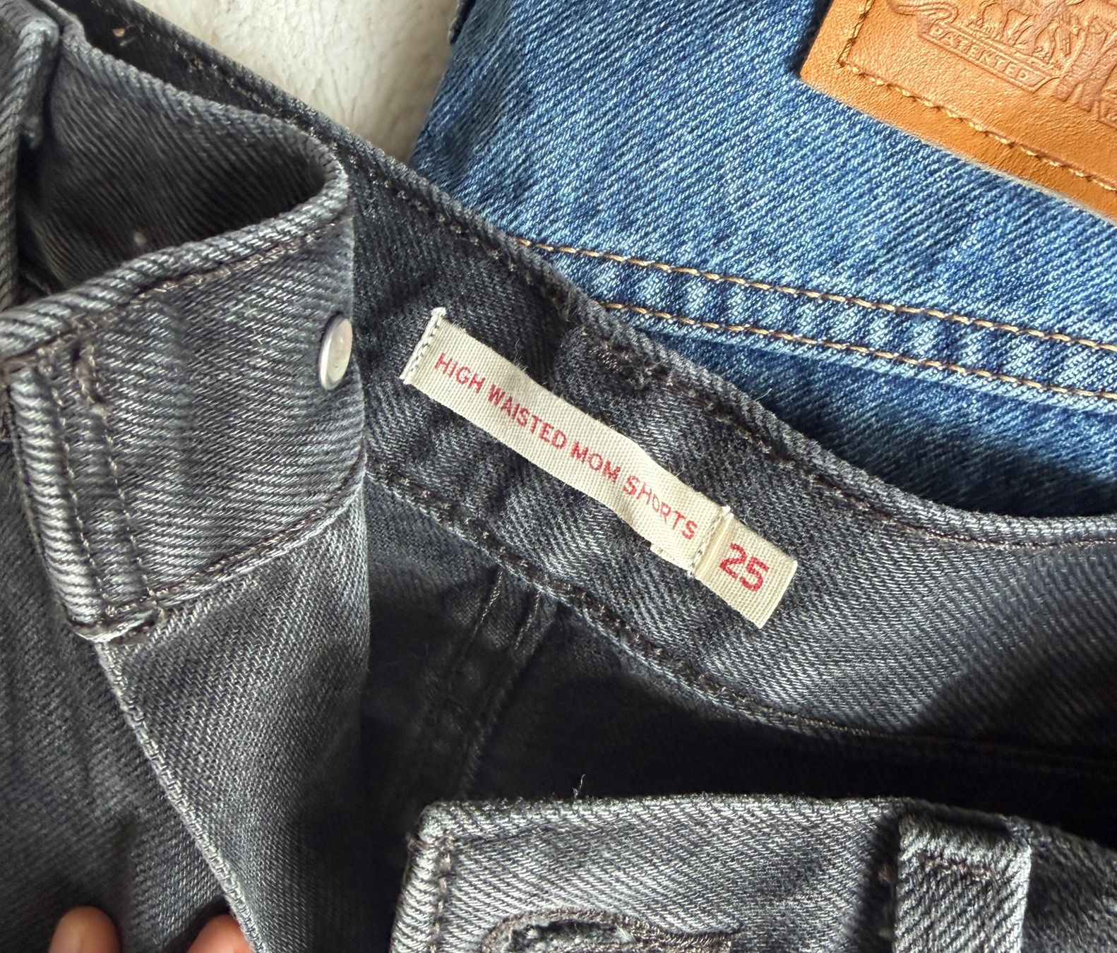 Levi's Hosen: Zwei Shorts von Levis – Gebraucht aus St.Gallen von emm_9ydh 2