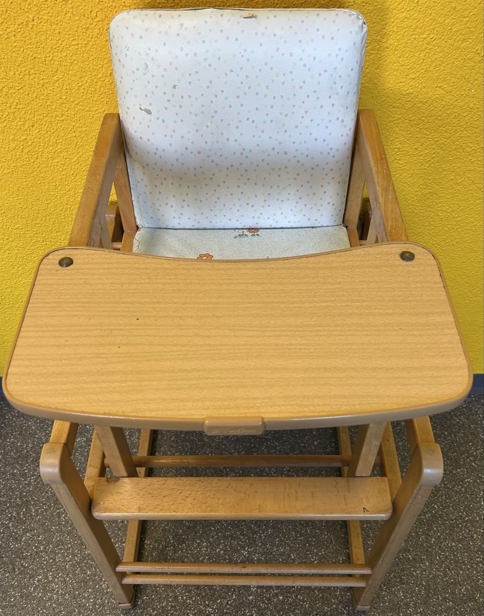 Seggioloni: ***Hochstuhl/ Tischli mit Stuhl*** – Usato da Winterthur venduto da stella67 1