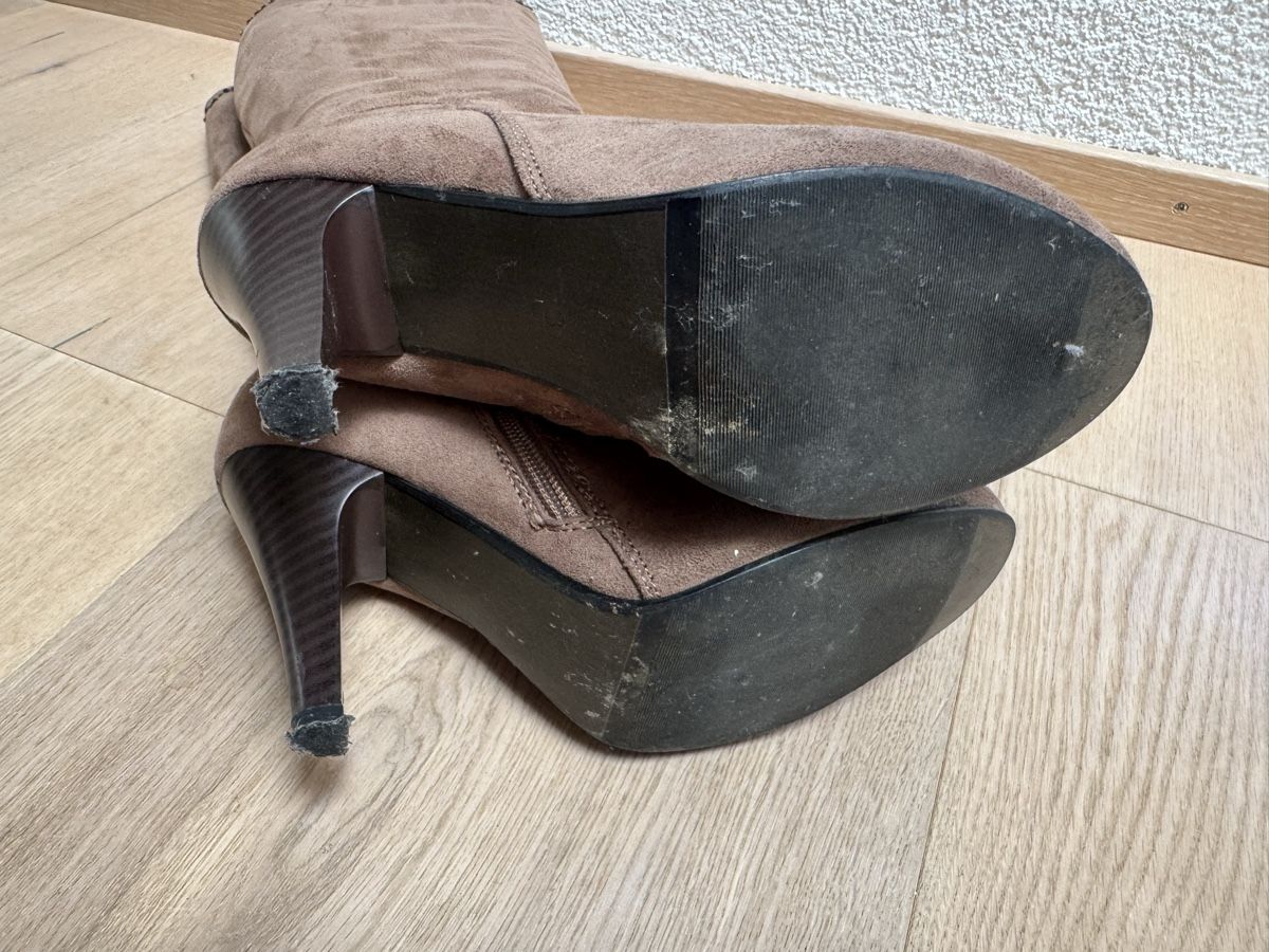 Scarpe da donna: Super Made Stiefel, Gr. 38, Beige mit Absatz – Usato da Winkel venduto da Schorley 5
