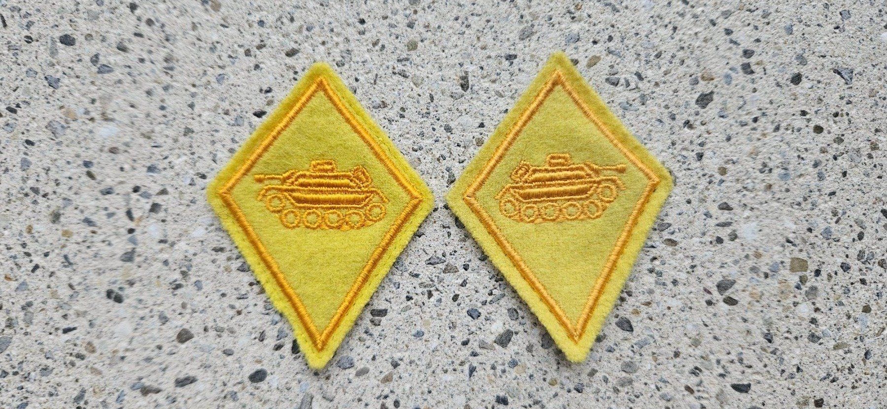 Schweizer Armee Plaketten & Abzeichen: *** Kragenspiegel / Kragenpatten *** – Neu (gemäss Beschreibung) aus Riedholz von fr_sIruP