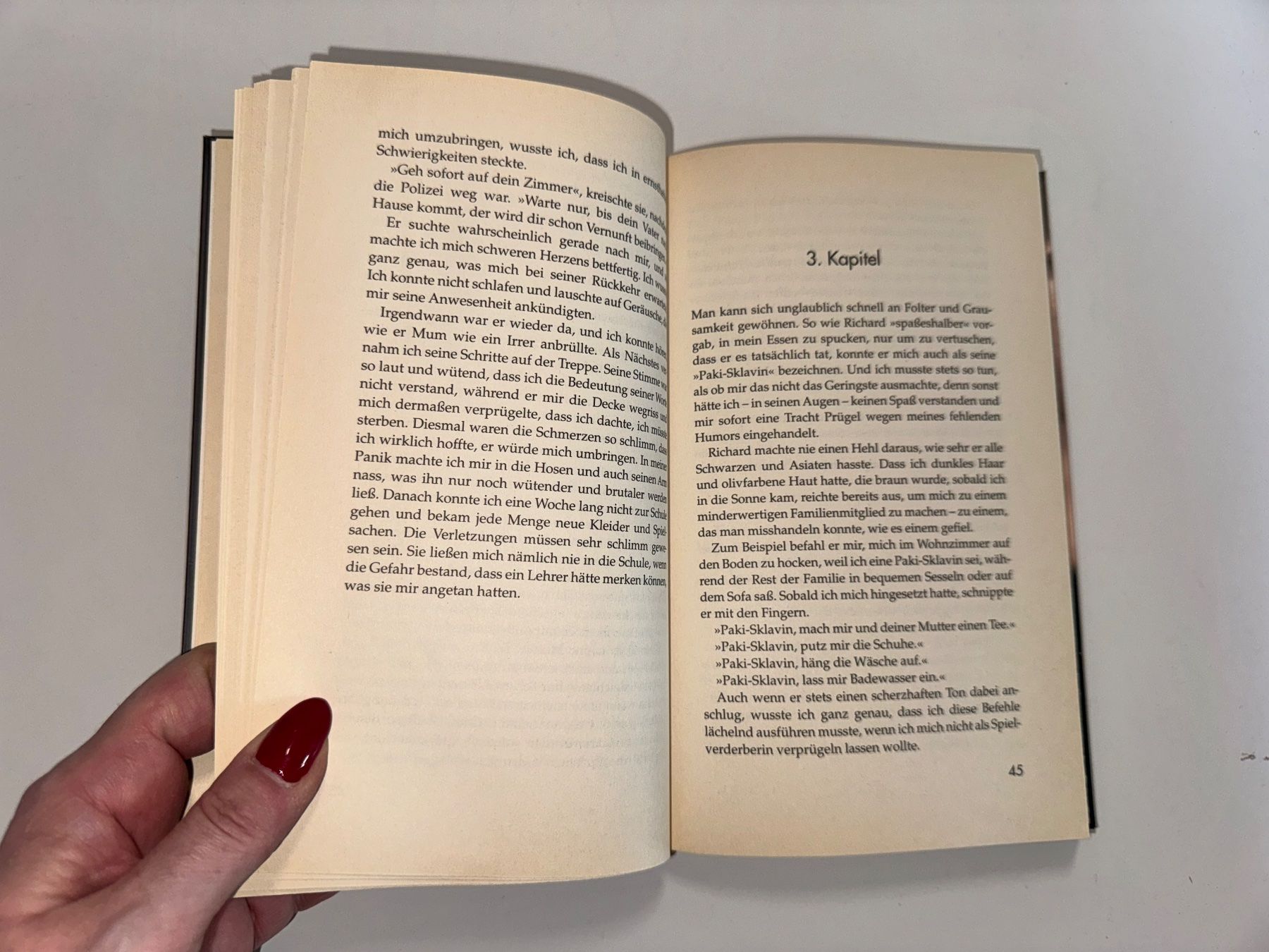 Livres: Buch: Ausgeliefert, Jane Elliott – D'occasion à Grosswangen par Second_hand_paradise 2