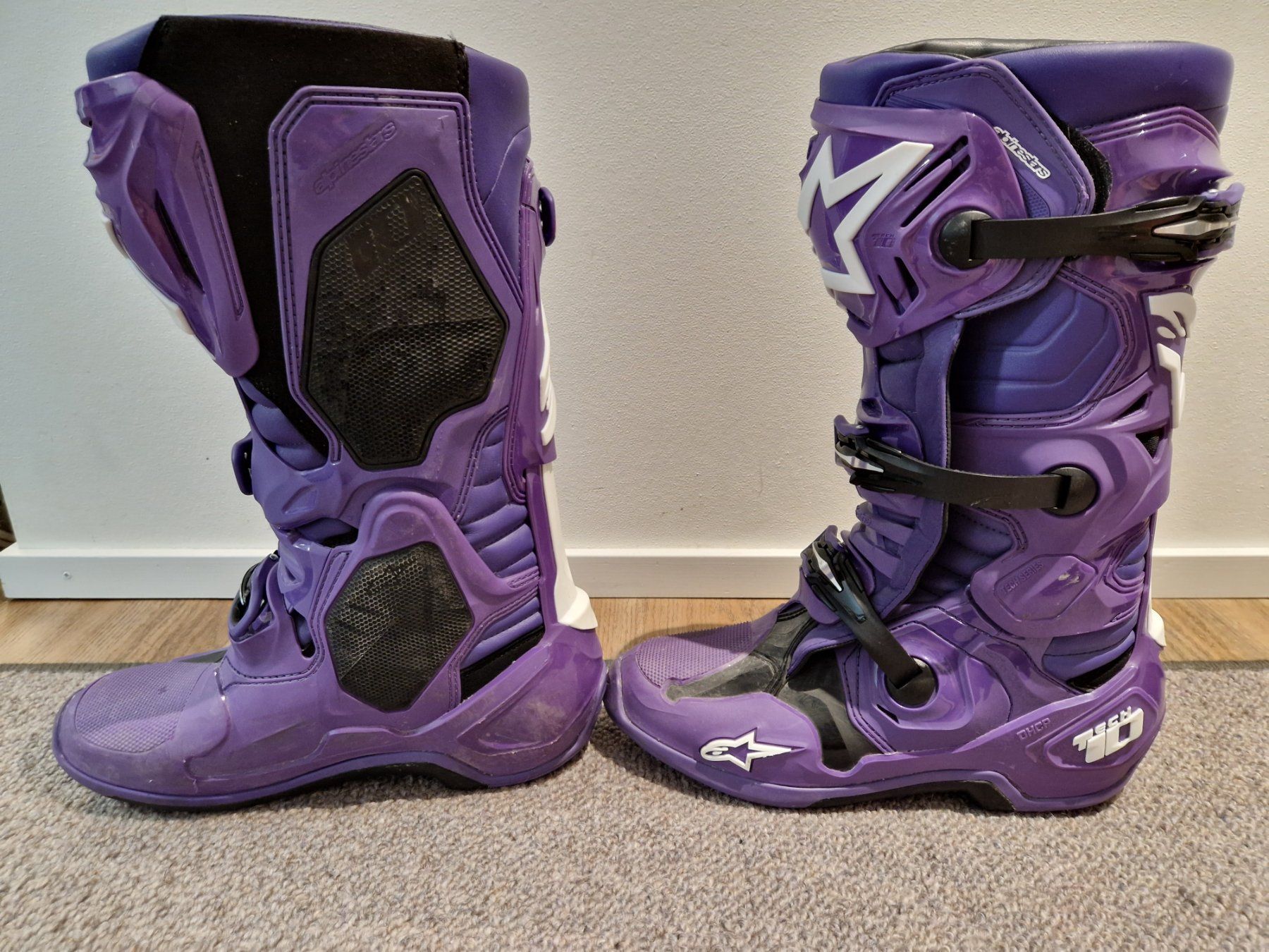 Alpinestars Scarpe da uomo: Alpinestars Stiefel Tech10, violett/schwarz – Usato da Visp venduto da eli.b. 3