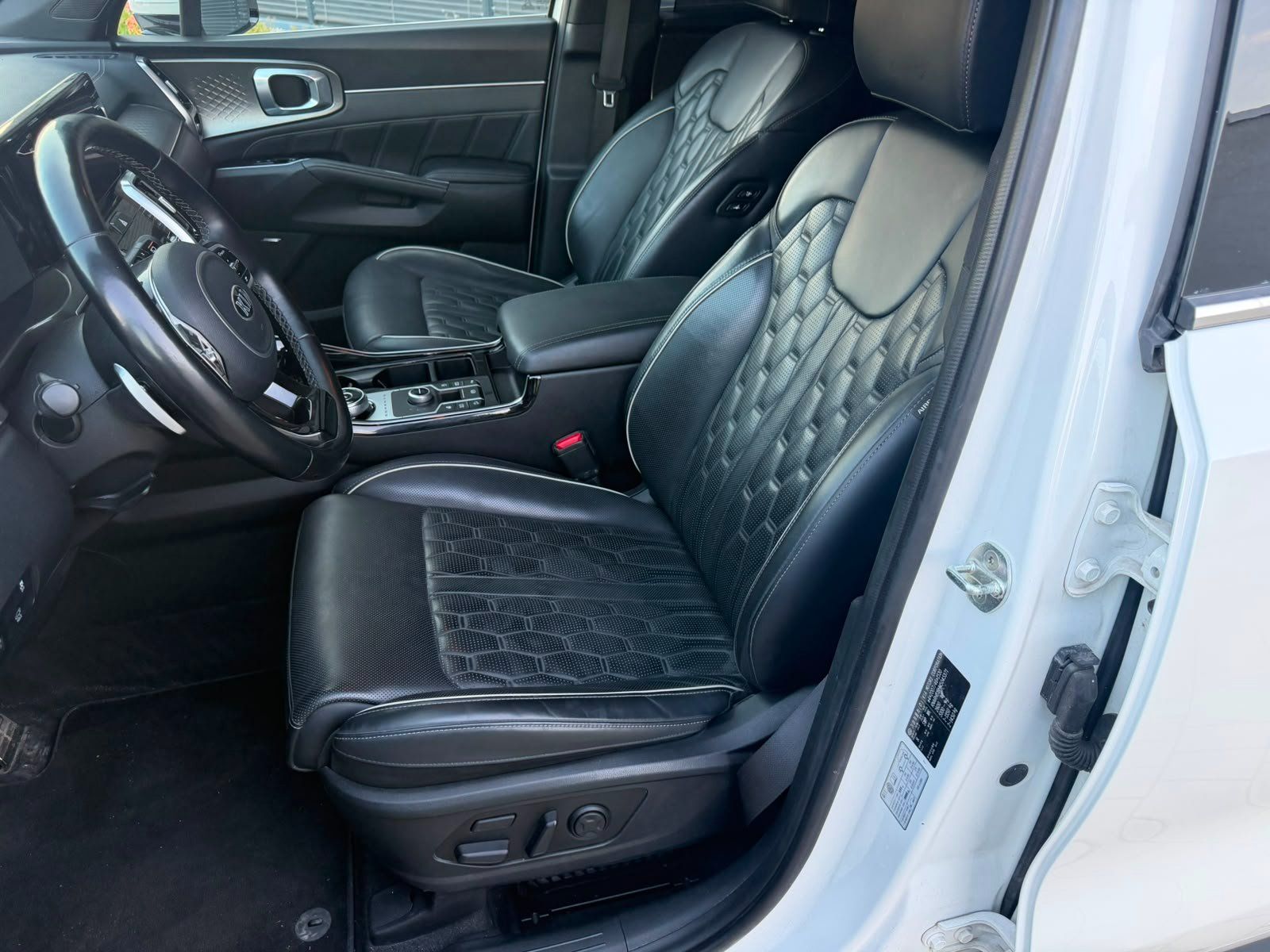 Kia Autos: Kia Sorento 2.2 7P – Gebraucht aus Jona von Blackstorne 7