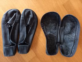 (Reise) Hausschuhe BÄR Leder schwarz mit Etui, Neu