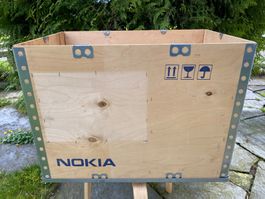schöne Nokia Transportkiste / Holzkiste