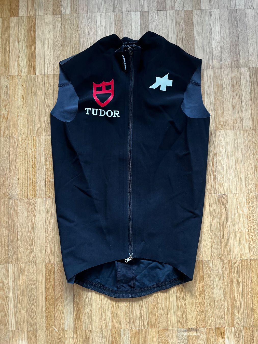 Assos Gilet & Giacche: Assos Tudor Thermo Vest – Usato da Emmenbrücke venduto da Rol.T