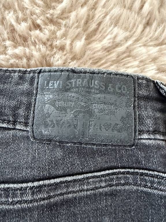 Jeans: Levi's Skinny Jeans  – Usato da Zwingen venduto da KatjaM 4