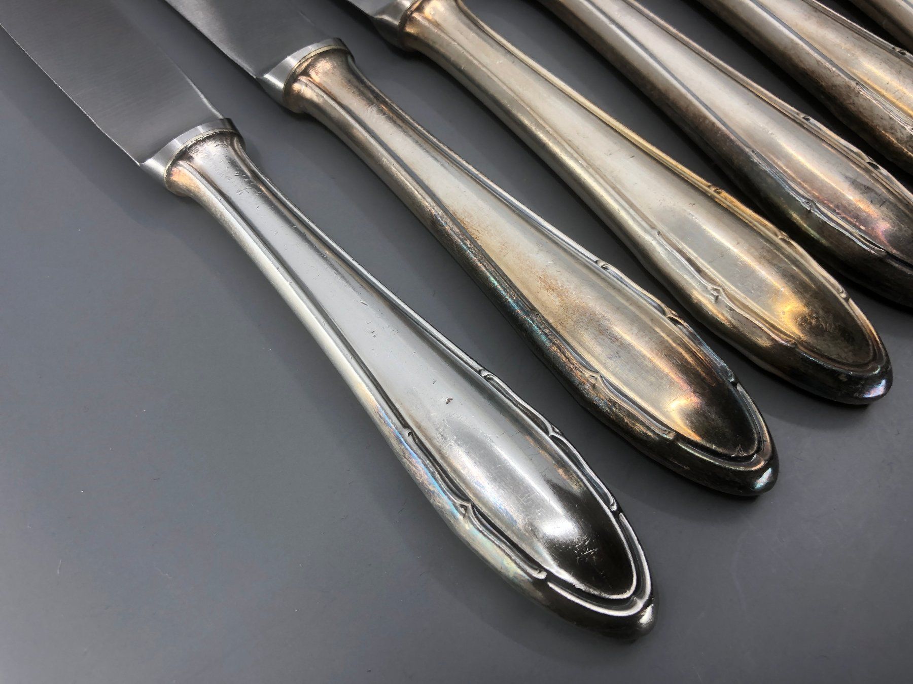 Besteck: 8 Tafelmesser versilbert – Gebraucht aus Basel von Tiabeanie 6