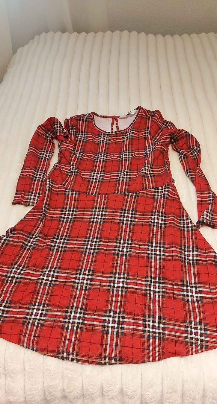 Vestiti & Gonne: Schickes rotes Kleid Gr 146/152 – Usato da Elsau venduto da Caramelito