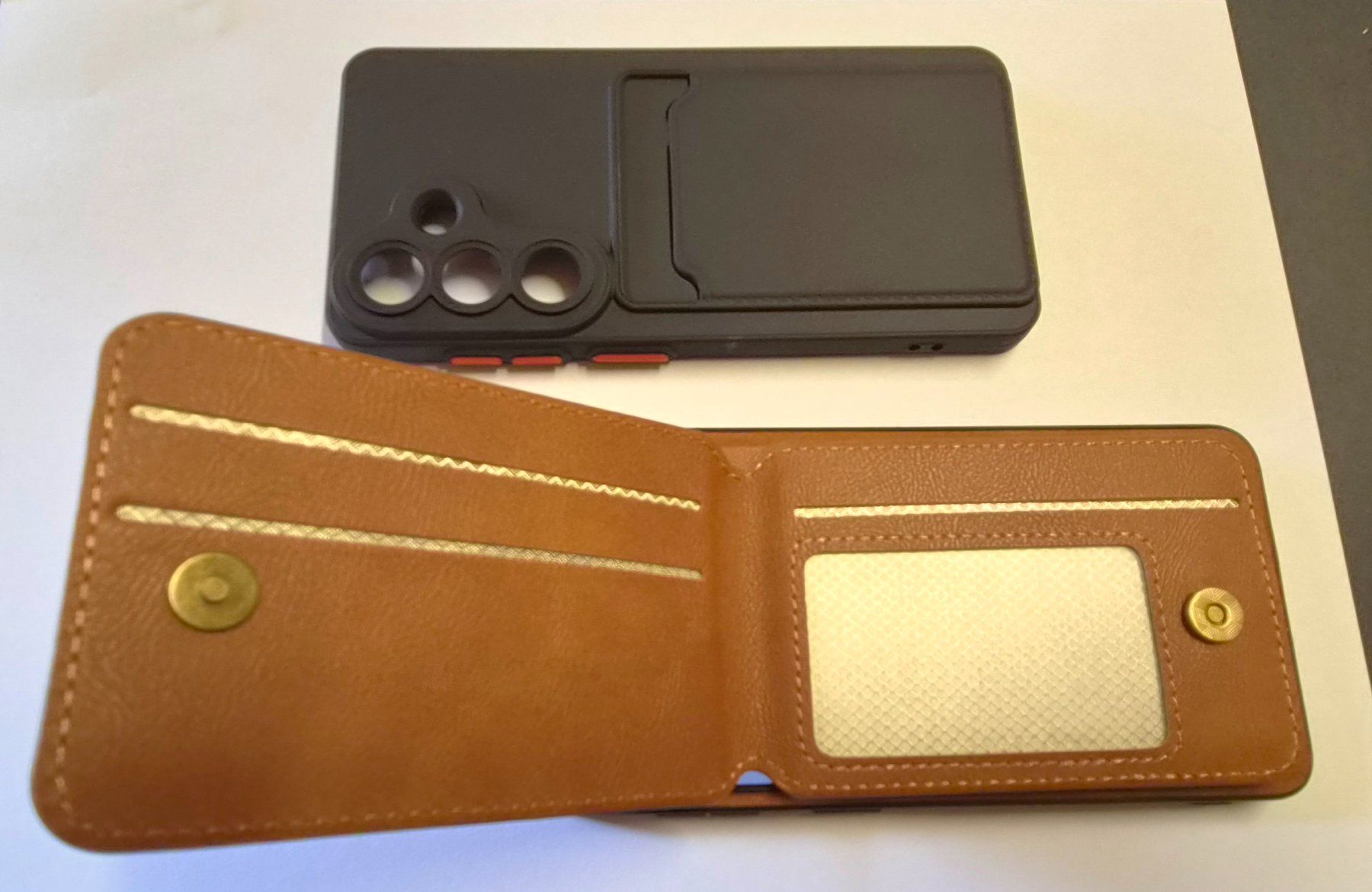 Samsung Covers & Schutzfolien: 2 Samsung S 26 Handyhülle mit Kartenhalter - Ungebraucht – Gebraucht aus Madiswil von Willys4 3