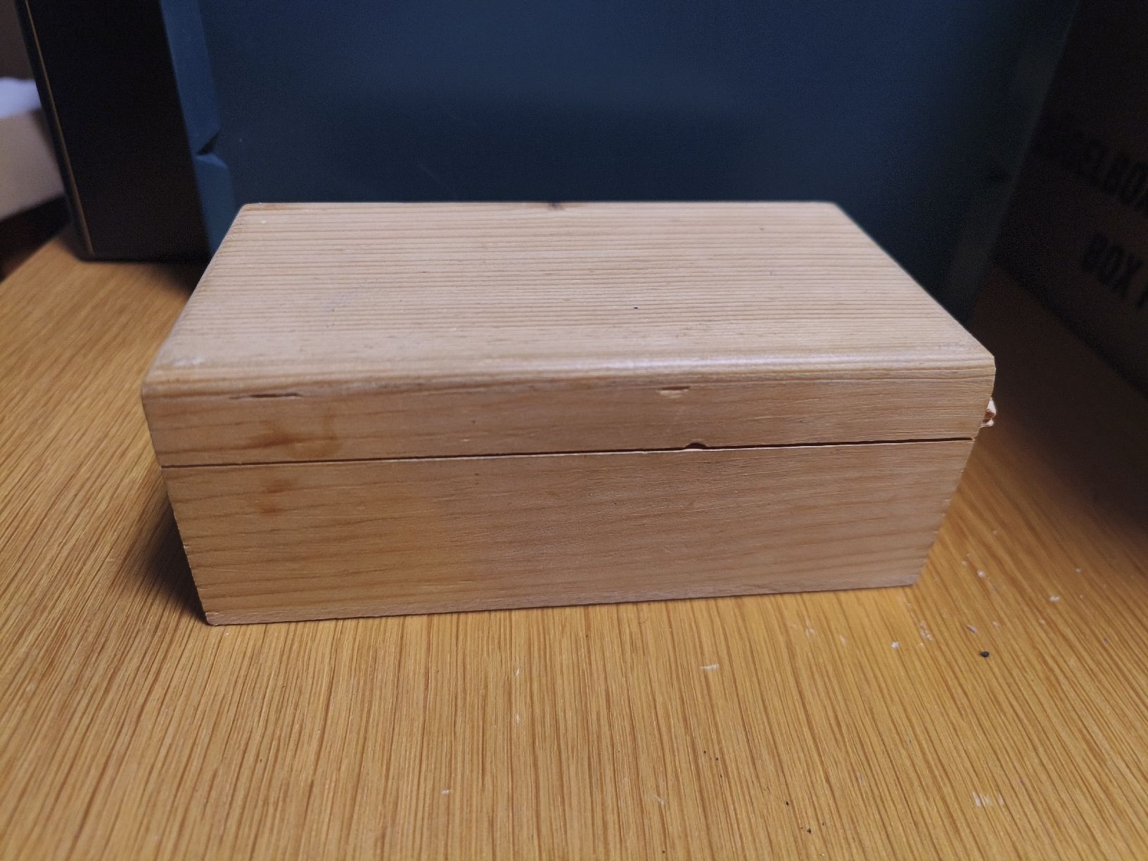Giochi: Schach Figuren in Holz box  – Usato da Scherzingen venduto da The-C 1