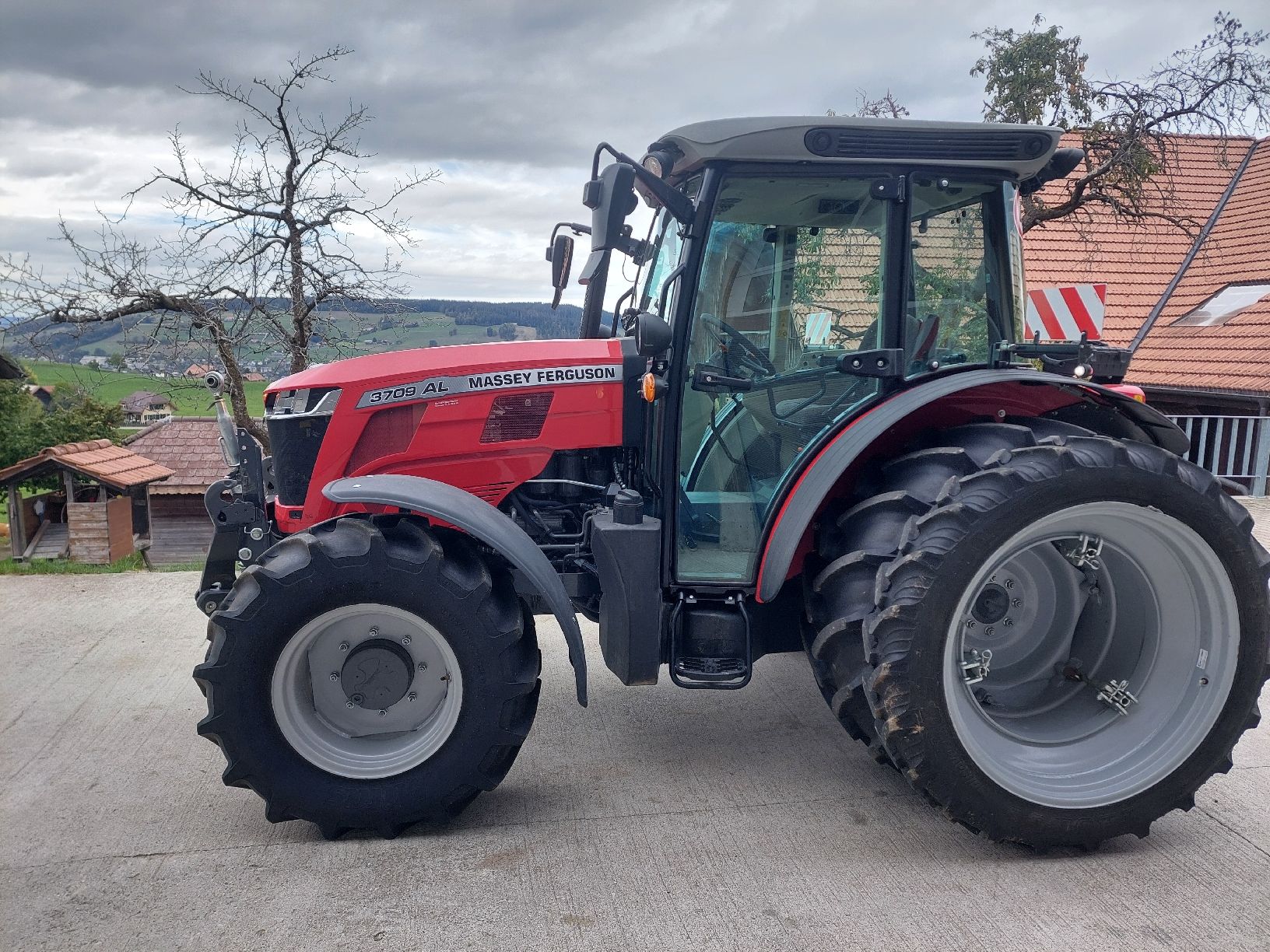 Massey Ferguson Traktoren: Massey Ferguson 3709 AL – Gebraucht aus Obergoldbach von hof_q85f