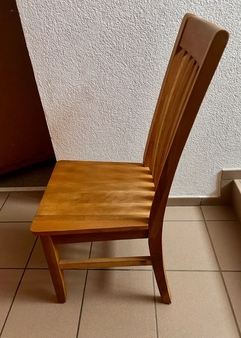 Sedie: 4 robuste Holzstühle – Usato da Wimmis venduto da bel_9z7m 1