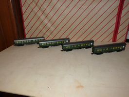 Personenzug der DB Trix Spur H0
