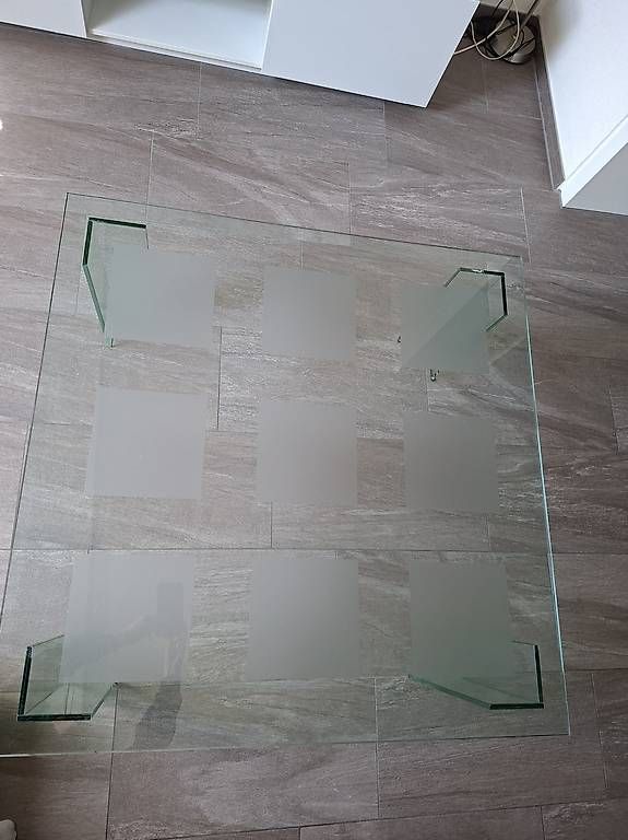 Tables: Glastisch gratis abzugeben  100x100x42cm – D'occasion à Elgg par VivoMT07 1