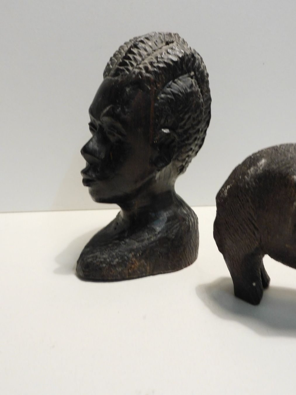 Figuren: Afrikanische Figuren 2 kleine Figuren handgeschnitzt – Gebraucht aus Sursee von 76 6