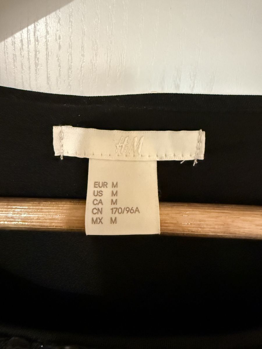 H&M Top: Haut à sequins / Taille M – Nuovo (secondo la descrizione) da MASSONGEX venduto da Luluone 2