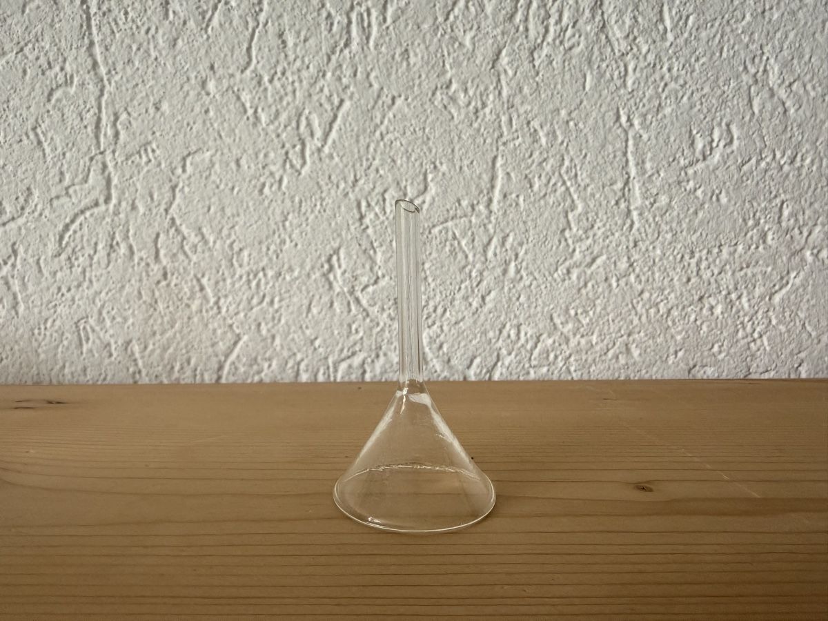 Autres appareils anciens: Minitrichter aus Glas – D'occasion à Dübendorf par bka_yym5