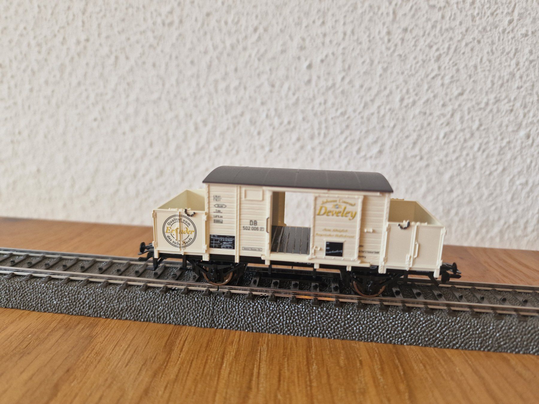 Märklin Modellini di ferrovie: DB Güterwagen Develey H0 – Usato da Matten b. Interlaken venduto da lor_hr9w 2