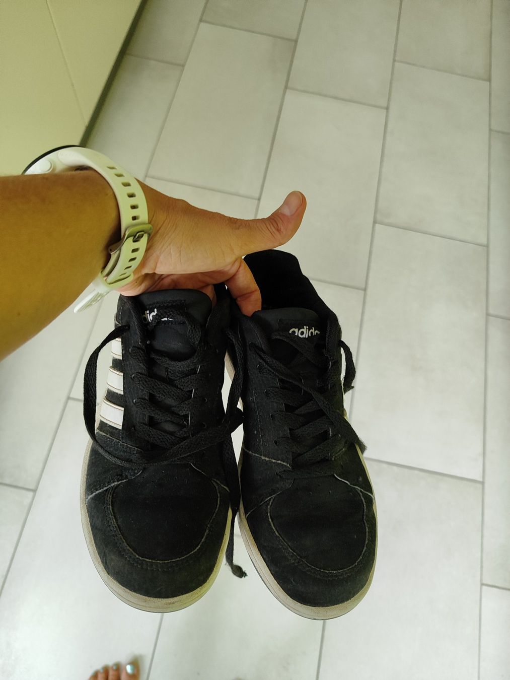 Adidas Herrenschuhe: Adidas Sneakers, Turnschuhe Gr. 34 – Gebraucht aus Seon von Mandes1 3