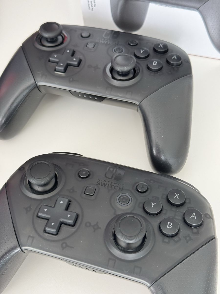 Nintendo Console: Nintendo Switch (V2) Set komplett, 2x Pro Controller, 400GB – Nuovo (secondo la descrizione) da Stansstad venduto da ck1386 4