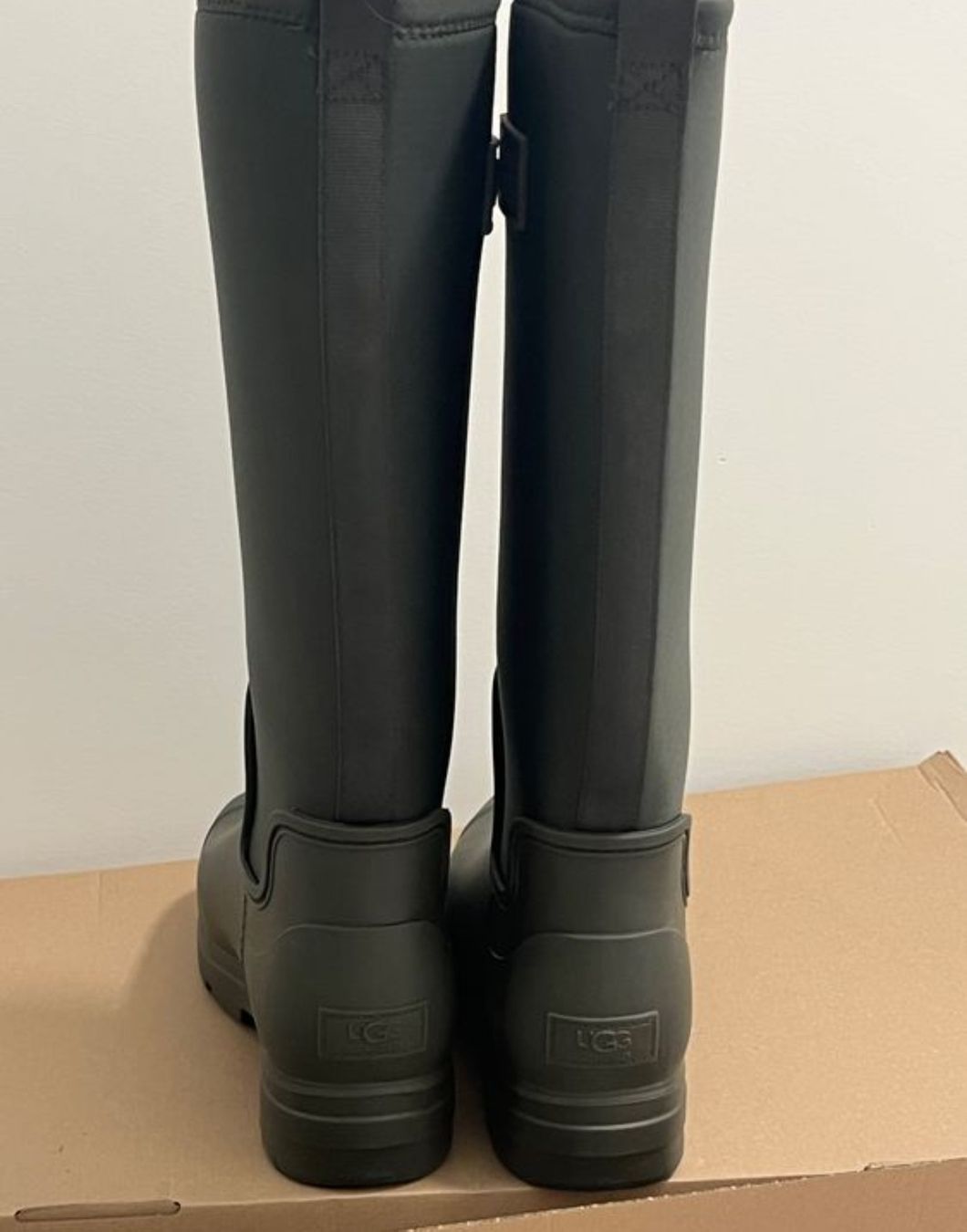 Ugg Scarpe da donna: Ugg Gummistiefel, Gr. 40, Olivgrün – Nuovo (secondo la descrizione) da Zürich venduto da mco_nd92 4