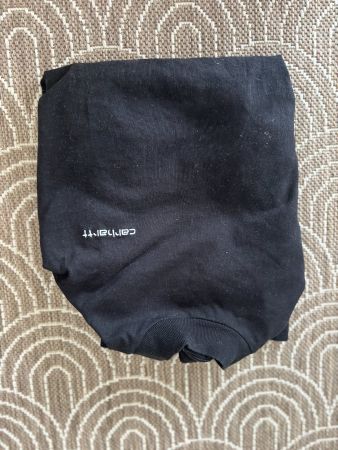 Pull Carhartt noir, taille M, manches longues, parfait état!