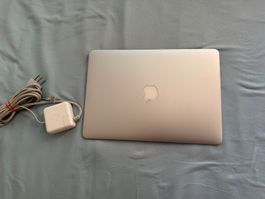 MacBook Air 13" Core i5, 8GB Ram