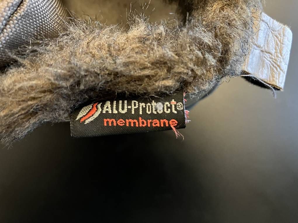 Scarpe per ragazzi: Bottes de neige isolées  – Usato da Vandoeuvres venduto da ann_lq5h 4