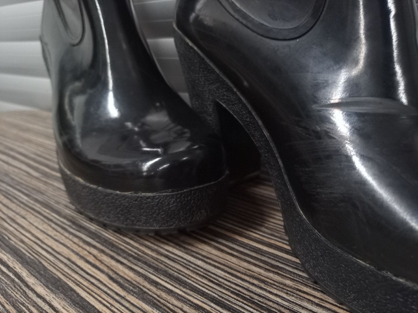 Hunter Scarpe da donna: Hunter Gummstiefel mit 11cm Plateau Absatz Gr. 40 – Usato da Reiden venduto da Zofi-Brocki 2